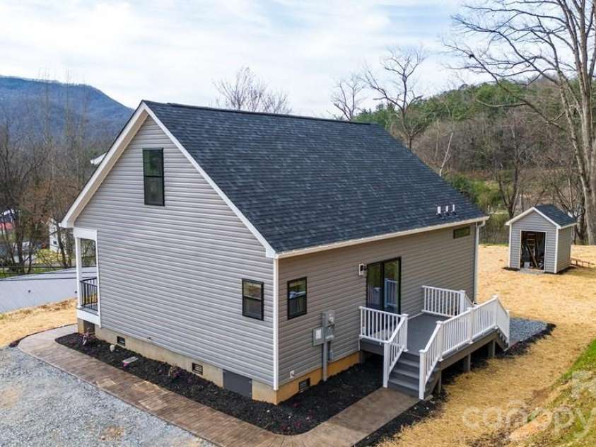 67 Patterson Drive, Dillsboro, NC 28725.  MLS# CAR4359654, YatesRealty ID 4914. 