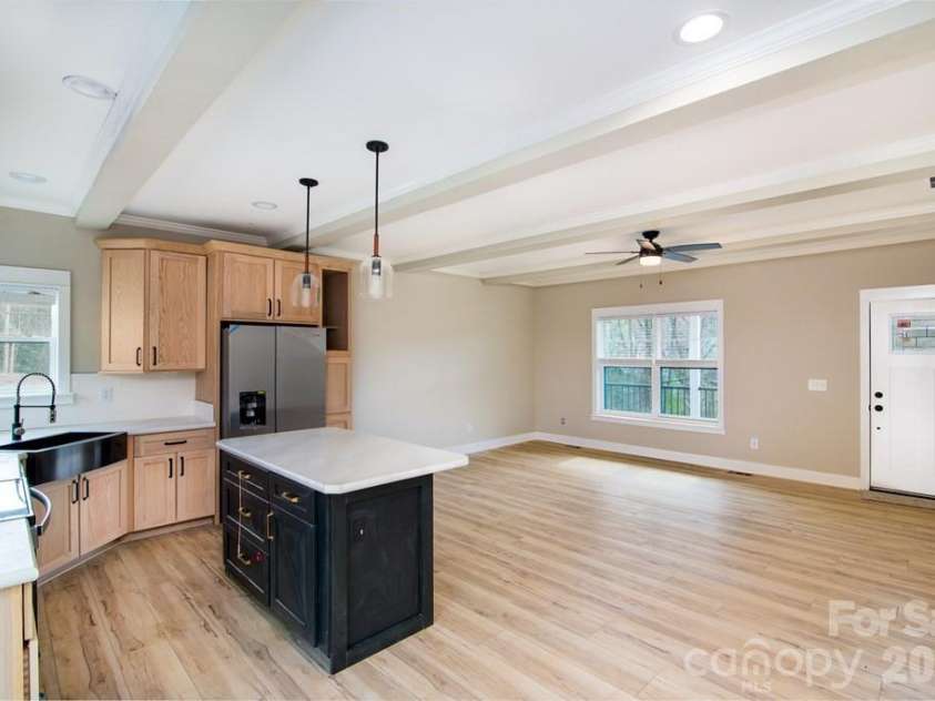 67 Patterson Drive, Dillsboro, NC 28725.  MLS# CAR4359654, YatesRealty ID 4914. 