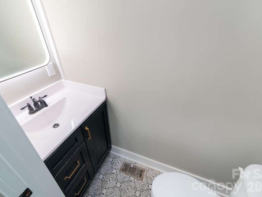 67 Patterson Drive, Dillsboro, NC 28725.  MLS# CAR4359654, YatesRealty ID 4914. 