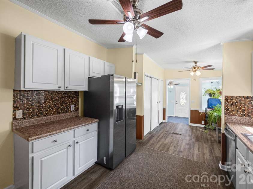6215 Barclay Lane, Clover, SC 29710.  MLS# CAR4420602, YatesRealty ID 49141. 