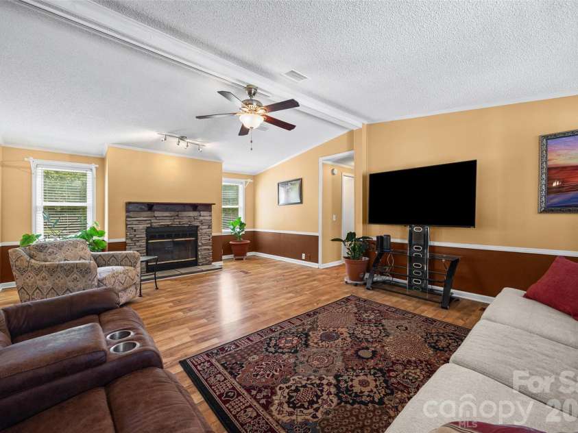 6215 Barclay Lane, Clover, SC 29710.  MLS# CAR4420602, YatesRealty ID 49141. 