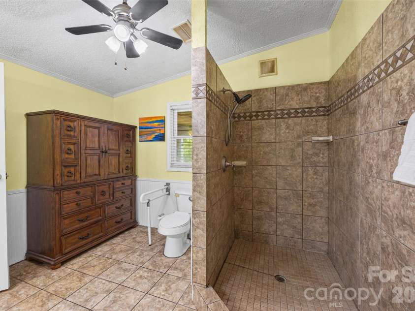 6215 Barclay Lane, Clover, SC 29710.  MLS# CAR4420602, YatesRealty ID 49141. 