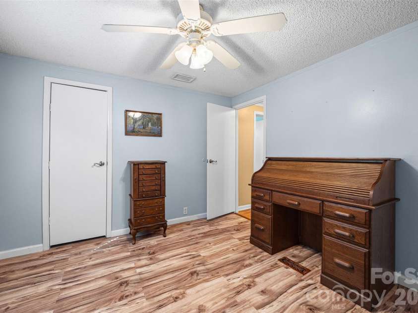 6215 Barclay Lane, Clover, SC 29710.  MLS# CAR4420602, YatesRealty ID 49141. 