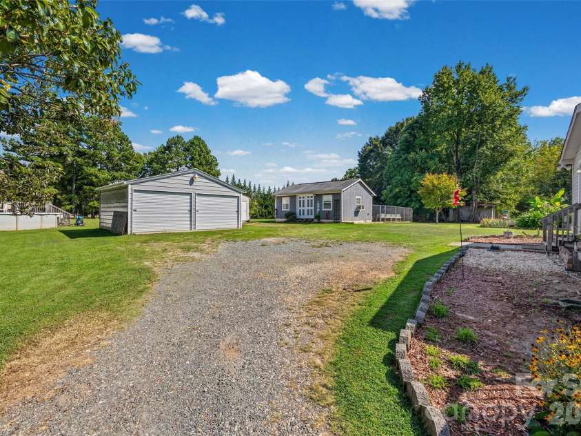 6215 Barclay Lane, Clover, SC 29710.  MLS# CAR4420602, YatesRealty ID 49141. 