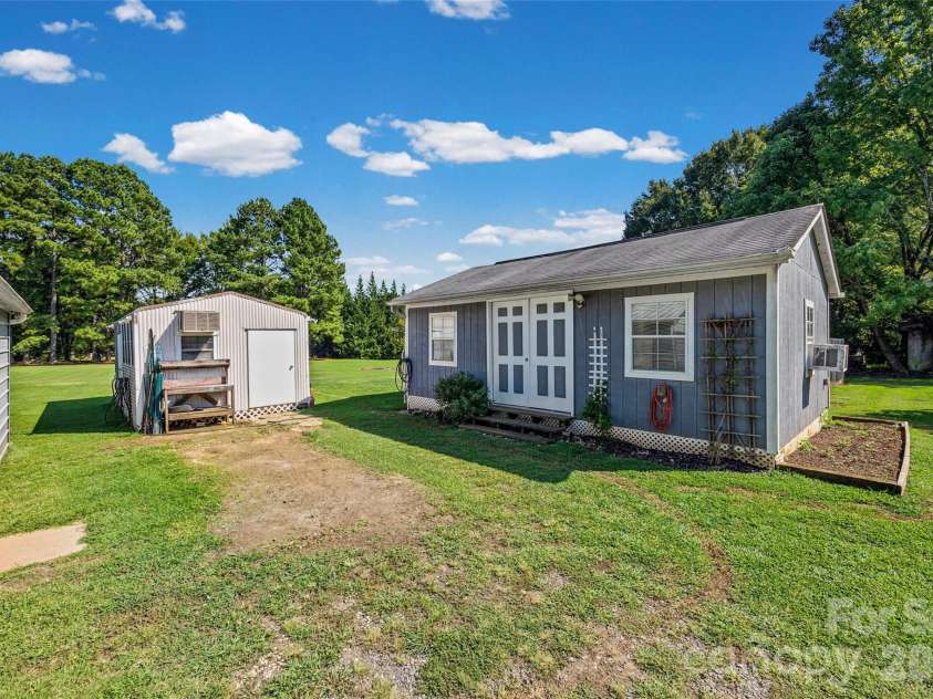 6215 Barclay Lane, Clover, SC 29710.  MLS# CAR4420602, YatesRealty ID 49141. 