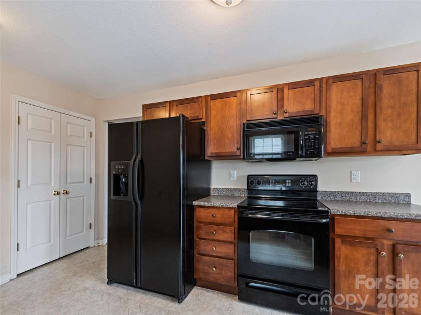 156 Chesire Way, Fletcher, NC 28732.  MLS# CAR4416313, YatesRealty ID 49142. 