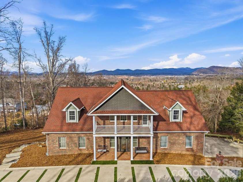 38 Sweetwater Oaks Drive, Fletcher, NC 28732.  MLS# CAR4421659, YatesRealty ID 49144. 