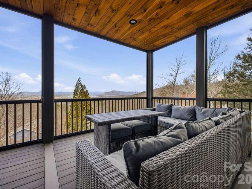 38 Sweetwater Oaks Drive, Fletcher, NC 28732.  MLS# CAR4421659, YatesRealty ID 49144. 