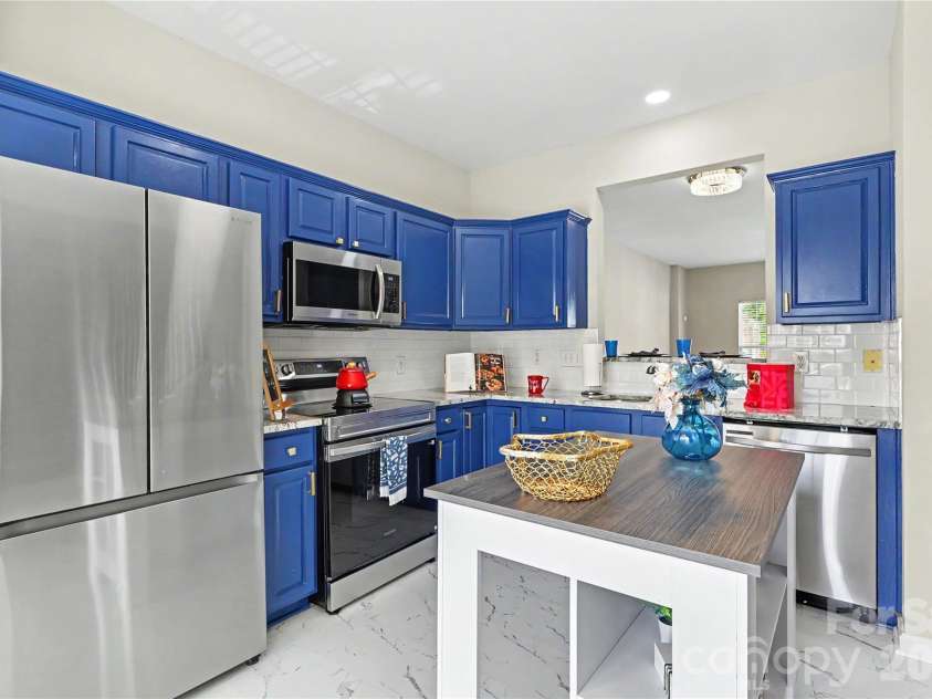 12753 Bullock Greenway Boulevard, Charlotte, NC 28277.  MLS# CAR4420831, YatesRealty ID 49145. 