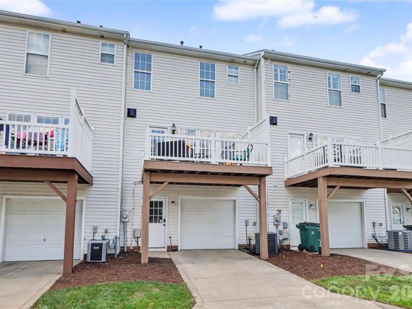 12753 Bullock Greenway Boulevard, Charlotte, NC 28277.  MLS# CAR4420831, YatesRealty ID 49145. 