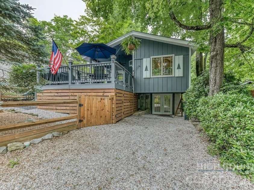 76 Whispering Pine Loop, Newland, NC 28657.  MLS# CAR4422053, YatesRealty ID 49149. 