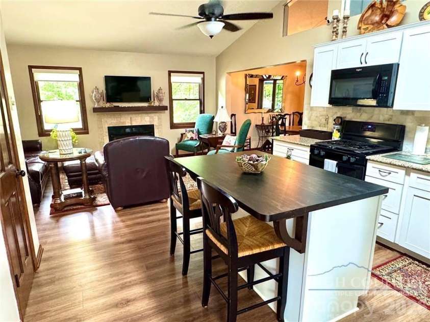76 Whispering Pine Loop, Newland, NC 28657.  MLS# CAR4422053, YatesRealty ID 49149. 