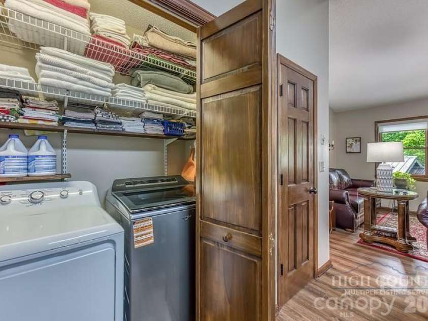 76 Whispering Pine Loop, Newland, NC 28657.  MLS# CAR4422053, YatesRealty ID 49149. 