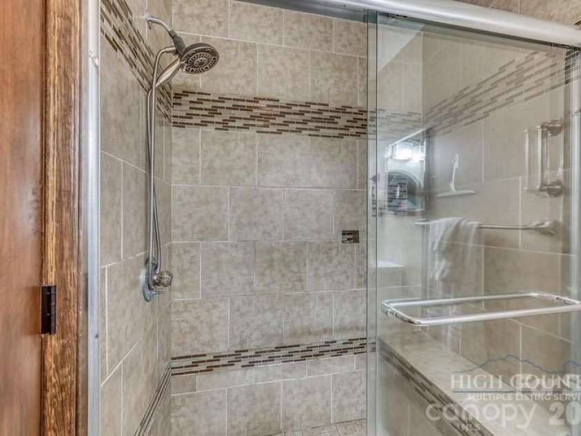 76 Whispering Pine Loop, Newland, NC 28657.  MLS# CAR4422053, YatesRealty ID 49149. 