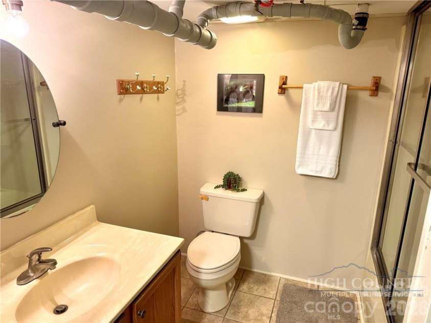 76 Whispering Pine Loop, Newland, NC 28657.  MLS# CAR4422053, YatesRealty ID 49149. 