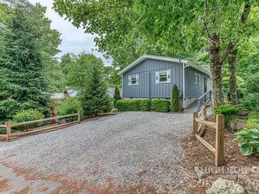 76 Whispering Pine Loop, Newland, NC 28657.  MLS# CAR4422053, YatesRealty ID 49149. 
