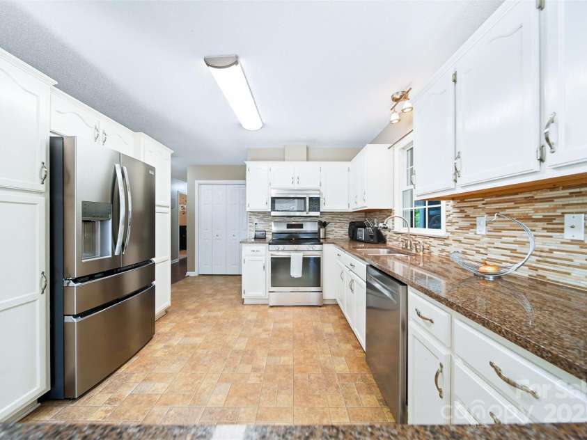 236 Hoyles Road, Kings Mountain, NC 28086.  MLS# CAR4299623, YatesRealty ID 4915. 