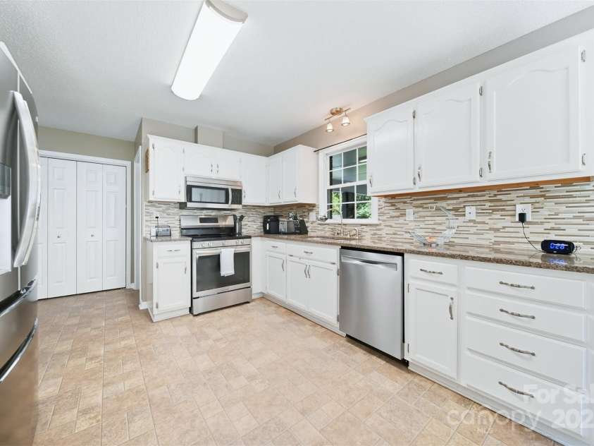 236 Hoyles Road, Kings Mountain, NC 28086.  MLS# CAR4299623, YatesRealty ID 4915. 