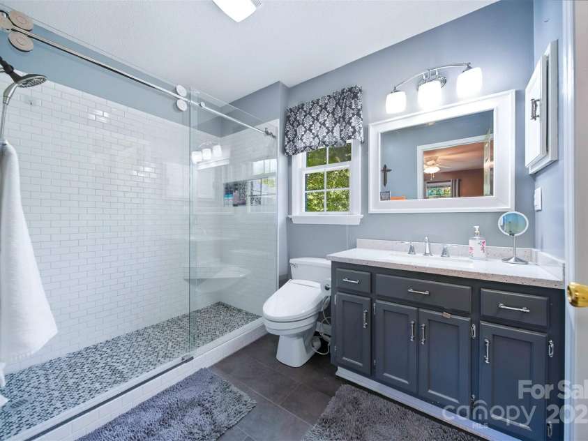 236 Hoyles Road, Kings Mountain, NC 28086.  MLS# CAR4299623, YatesRealty ID 4915. 