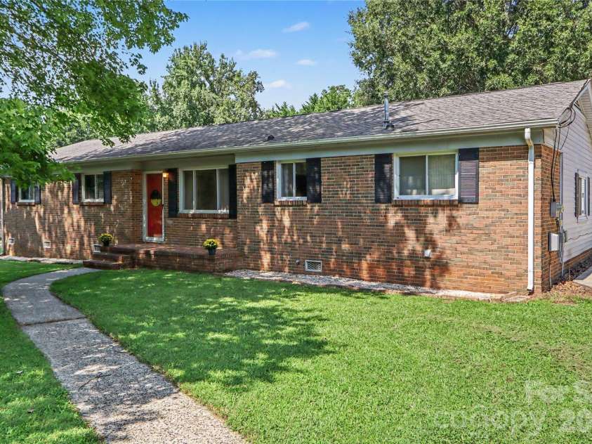 9909 Sunway Drive, Mint Hill, NC 28227.  MLS# CAR4420938, YatesRealty ID 49150. 