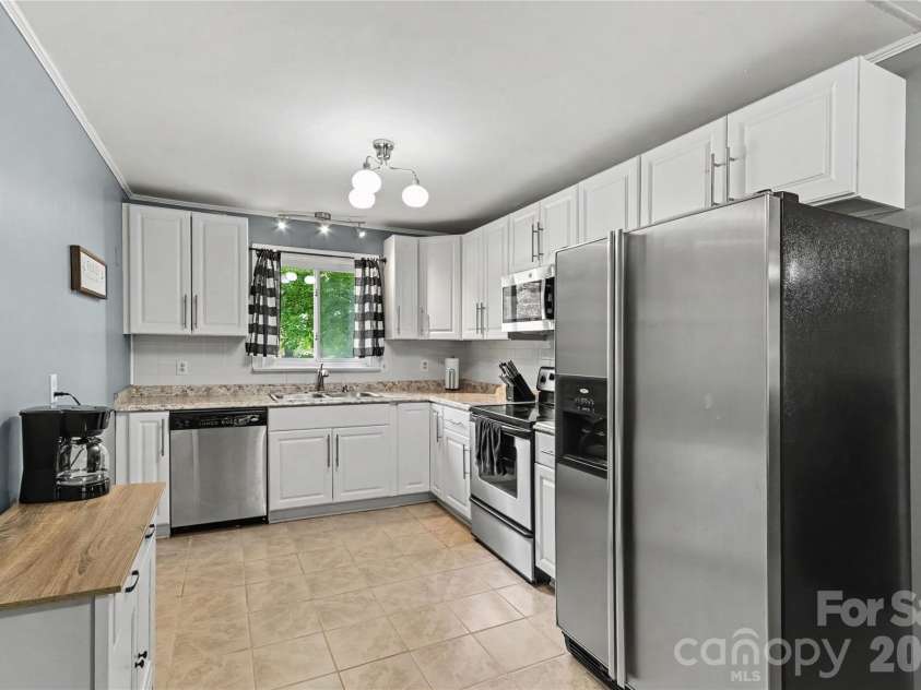 9909 Sunway Drive, Mint Hill, NC 28227.  MLS# CAR4420938, YatesRealty ID 49150. 