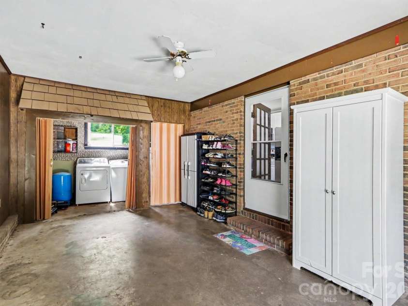 9909 Sunway Drive, Mint Hill, NC 28227.  MLS# CAR4420938, YatesRealty ID 49150. 