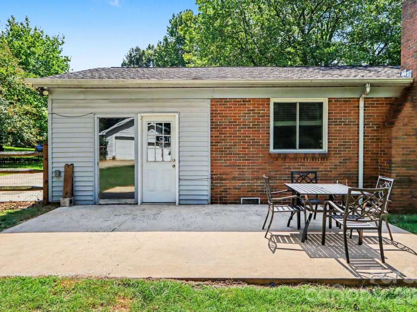 9909 Sunway Drive, Mint Hill, NC 28227.  MLS# CAR4420938, YatesRealty ID 49150. 