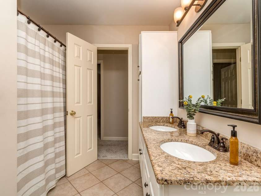 9707 St Barts Lane, Huntersville, NC 28078.  MLS# CAR4419962, YatesRealty ID 49152. Dual entry full bath #2