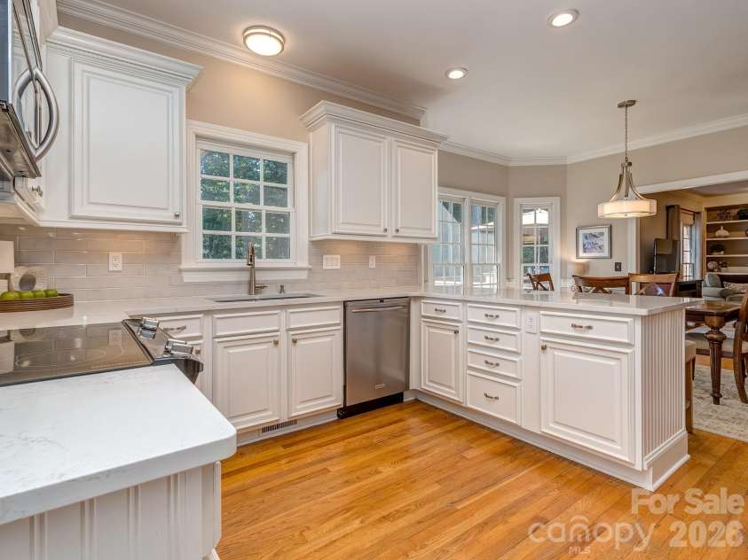 9707 St Barts Lane, Huntersville, NC 28078.  MLS# CAR4419962, YatesRealty ID 49152. Kitchen