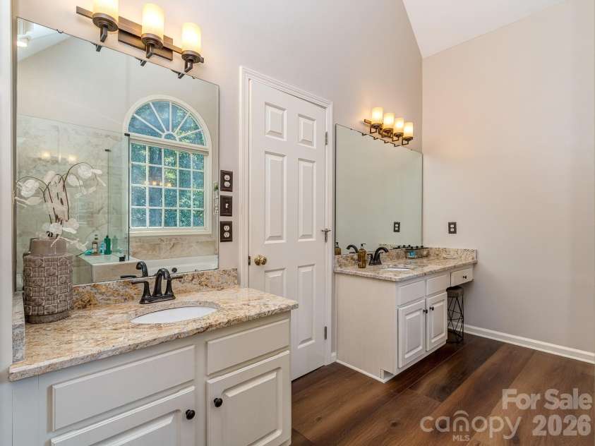 9707 St Barts Lane, Huntersville, NC 28078.  MLS# CAR4419962, YatesRealty ID 49152. Updated primary bath