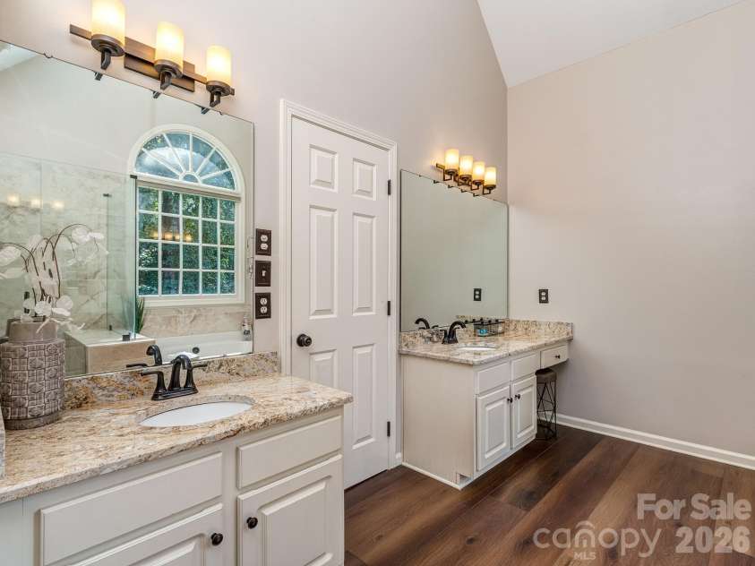 9707 St Barts Lane, Huntersville, NC 28078.  MLS# CAR4428955, YatesRealty ID 49152. Primary bath