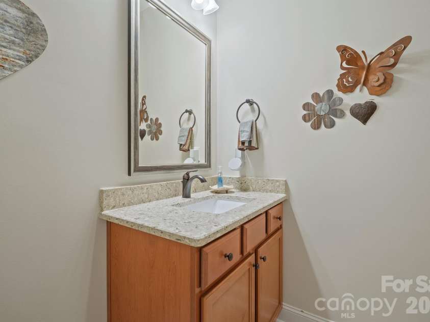 2205 Lincolnshire Lane, Waxhaw, NC 28173.  MLS# CAR4420886, YatesRealty ID 49153. 