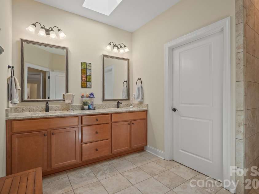 2205 Lincolnshire Lane, Waxhaw, NC 28173.  MLS# CAR4420886, YatesRealty ID 49153. 
