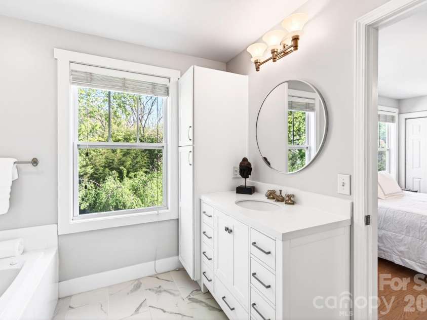 26 Macdougall Lane, Weaverville, NC 28787.  MLS# CAR4421796, YatesRealty ID 49155. Primary Bathroom