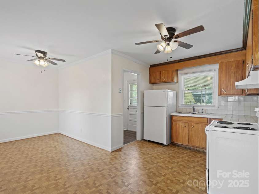 325 Prince Charles Street, Charlotte, NC 28213.  MLS# CAR4322077, YatesRealty ID 49155. 