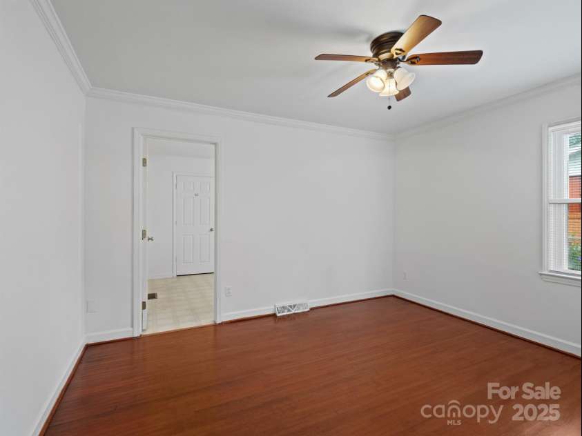 325 Prince Charles Street, Charlotte, NC 28213.  MLS# CAR4322077, YatesRealty ID 49155. 