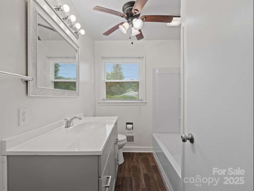 325 Prince Charles Street, Charlotte, NC 28213.  MLS# CAR4322077, YatesRealty ID 49155. 