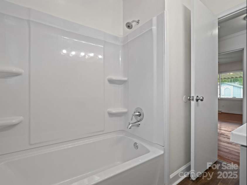 325 Prince Charles Street, Charlotte, NC 28213.  MLS# CAR4322077, YatesRealty ID 49155. 