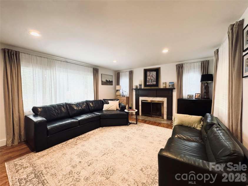 920 Sand Hill Road, Asheville, NC 28806.  MLS# CAR4422061, YatesRealty ID 49156. 