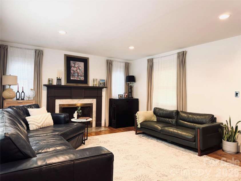 920 Sand Hill Road, Asheville, NC 28806.  MLS# CAR4422061, YatesRealty ID 49156. 