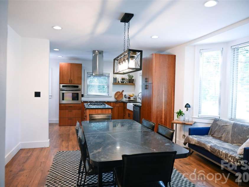 920 Sand Hill Road, Asheville, NC 28806.  MLS# CAR4422061, YatesRealty ID 49156. 