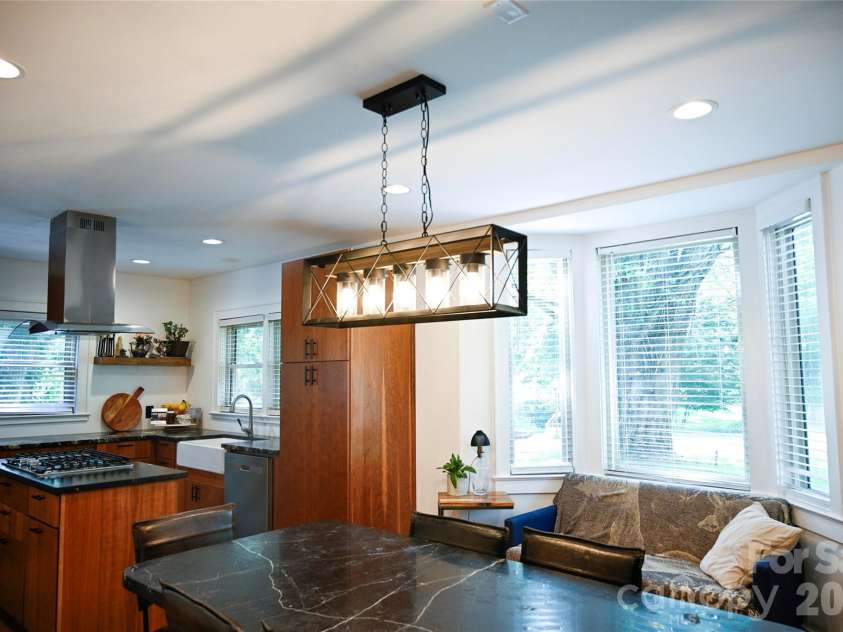 920 Sand Hill Road, Asheville, NC 28806.  MLS# CAR4422061, YatesRealty ID 49156. 