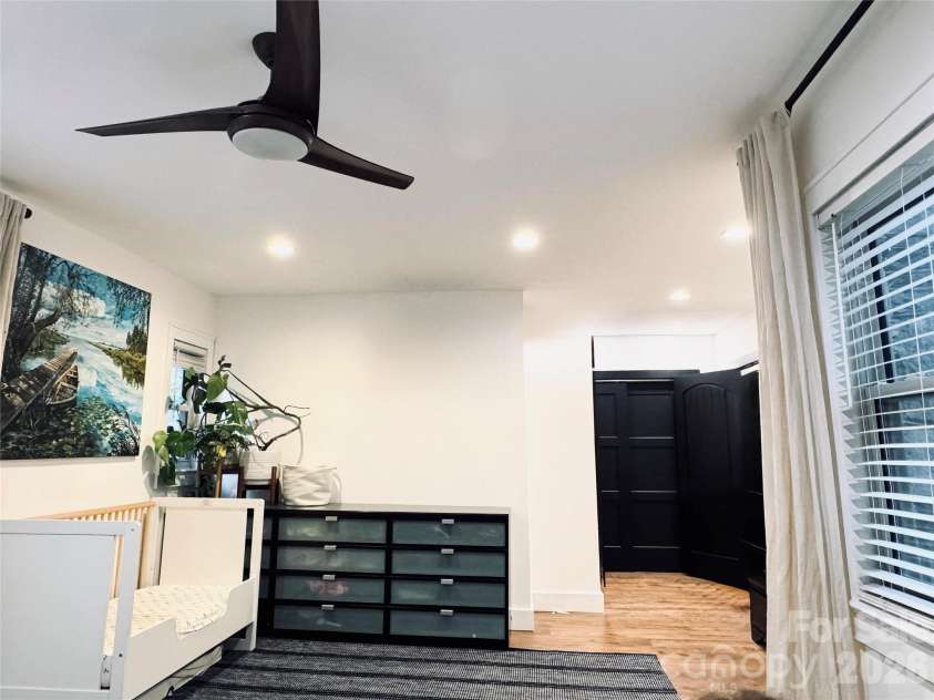 920 Sand Hill Road, Asheville, NC 28806.  MLS# CAR4422061, YatesRealty ID 49156. 