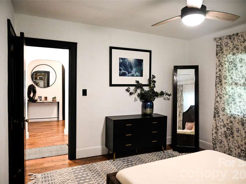 920 Sand Hill Road, Asheville, NC 28806.  MLS# CAR4422061, YatesRealty ID 49156. 