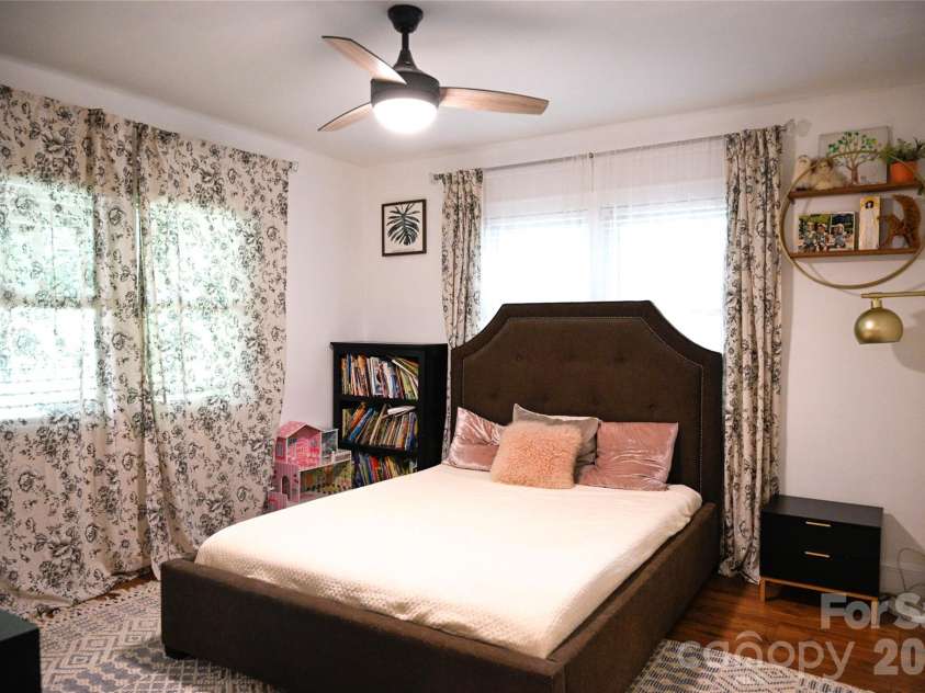 920 Sand Hill Road, Asheville, NC 28806.  MLS# CAR4422061, YatesRealty ID 49156. 