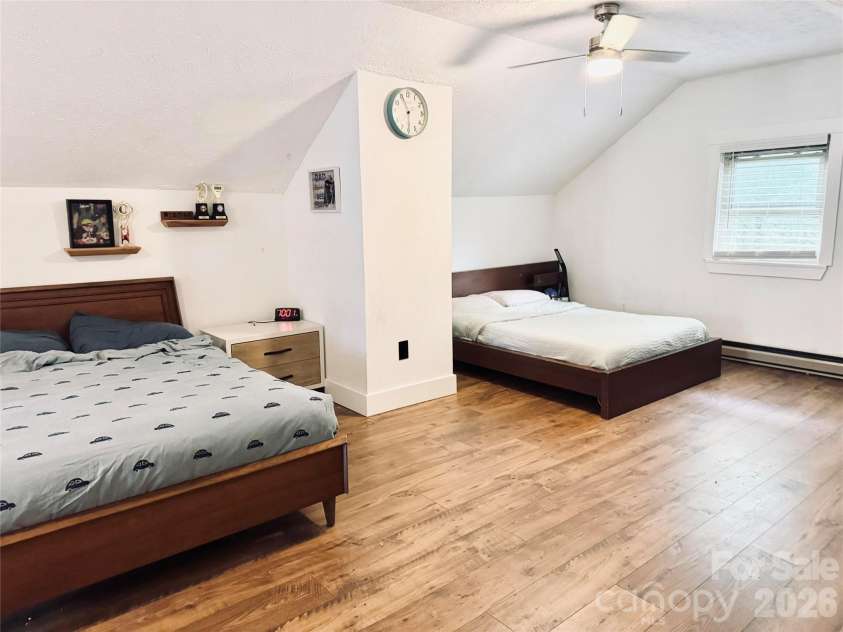 920 Sand Hill Road, Asheville, NC 28806.  MLS# CAR4422061, YatesRealty ID 49156. 