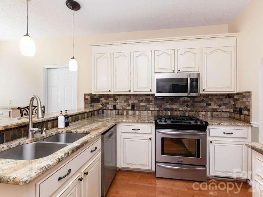 2507 Ashley Court, Belmont, NC 28012.  MLS# CAR4422054, YatesRealty ID 49157. 