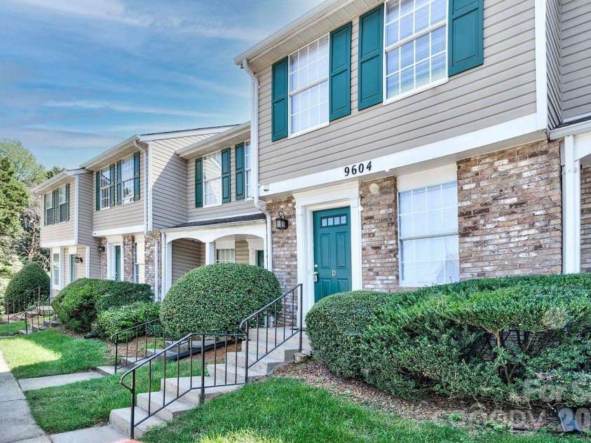 9604 Vinca Circle, Charlotte, NC 28213.  MLS# CAR4422057, YatesRealty ID 49159. 