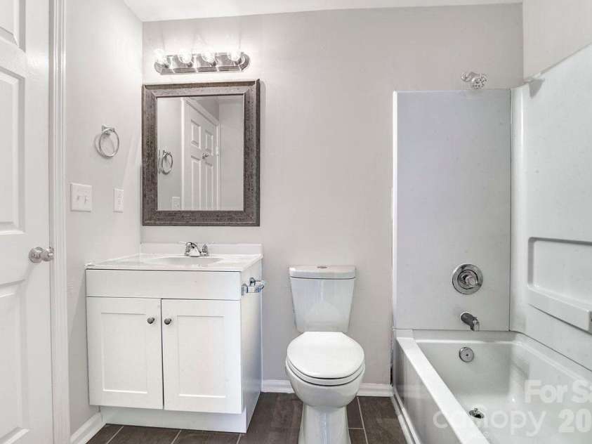 9604 Vinca Circle, Charlotte, NC 28213.  MLS# CAR4422057, YatesRealty ID 49159. 