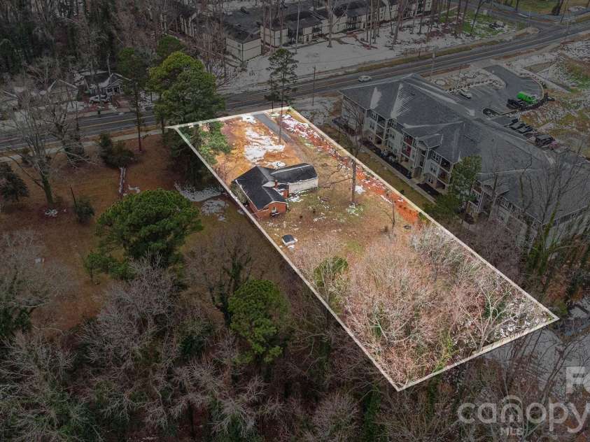 500 Tom Hunter Road, Charlotte, NC 28213.  MLS# CAR4343160, YatesRealty ID 4916. 